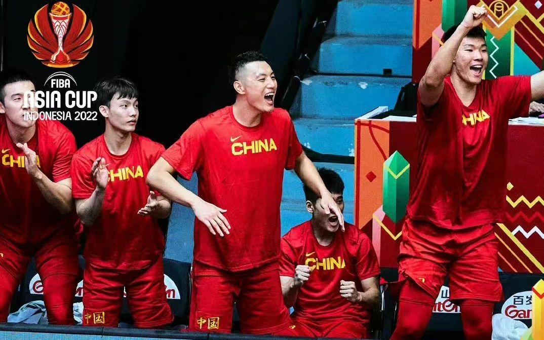 嘉兴男篮艰难取胜，团结一心获胜